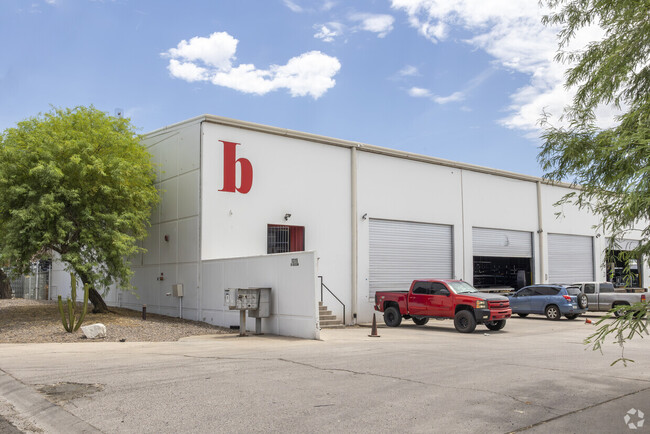 Plus de détails pour 1315 E Gibson Ln, Phoenix, AZ - Industriel à louer