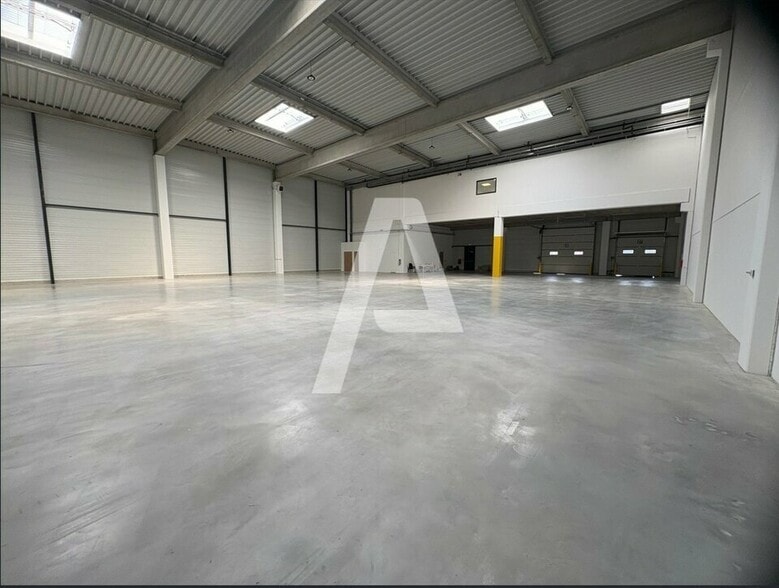 Rue Charles De Coulomb, Mitry-Mory for lease - Interior Photo - Image 3 of 5