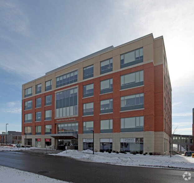 379 Church St, Markham, ON for lease - Building Photo - Image 2 of 3