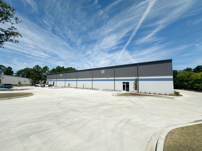 224 Bourne Blvd, Savannah, GA à louer - Photo du bâtiment - Image 2 de 5