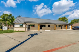 1335 E Crosby Rd, Carrollton, TX à louer Photo intérieure- Image 1 de 10