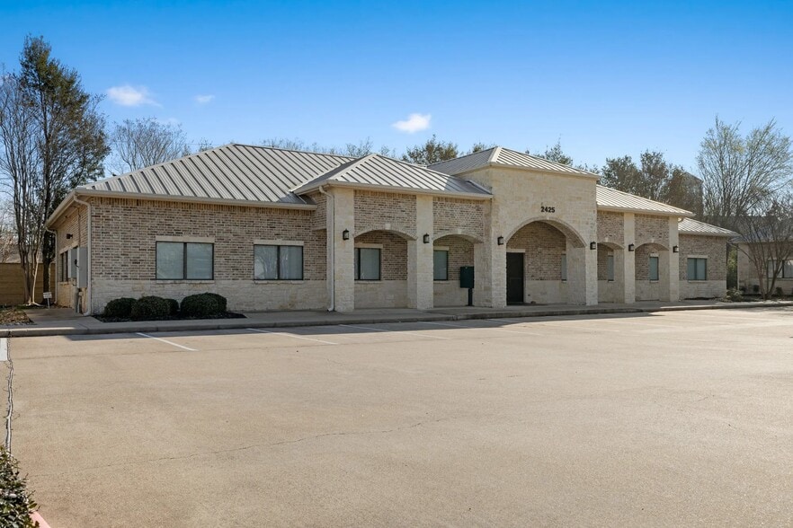 2425 Earl Rudder Fwy S, College Station, TX for lease - Building Photo - Image 2 of 10