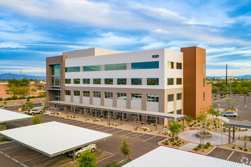 9321 W Thomas Rd, Phoenix, AZ à louer - Photo du bâtiment - Image 2 de 5