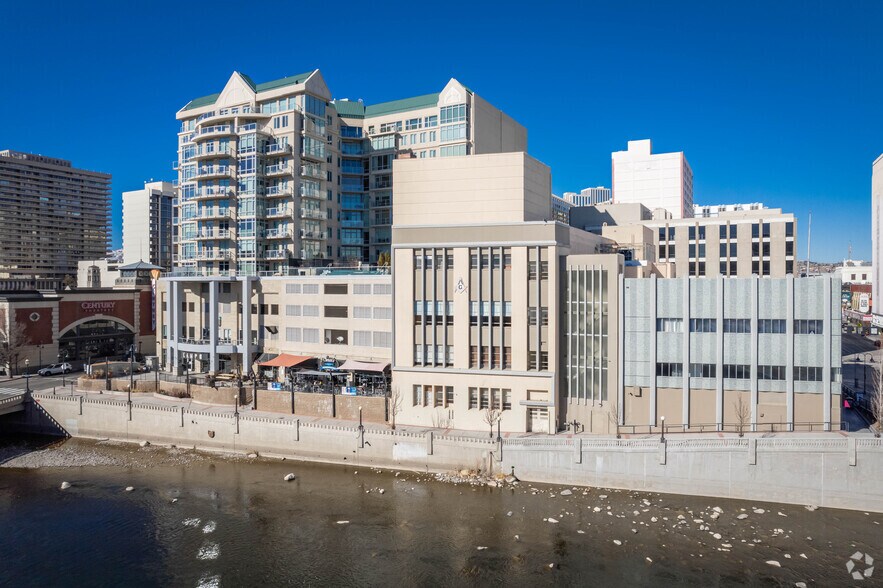 40 W 1st St, Reno, NV à louer - Photo du bâtiment - Image 2 de 10