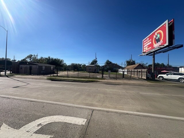 5527 Gessner Rd, Houston, TX à louer - Photo du bâtiment - Image 2 de 6