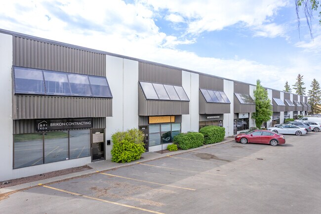 Plus de détails pour 10704-10740 181st St, Edmonton, AB - Industriel à vendre