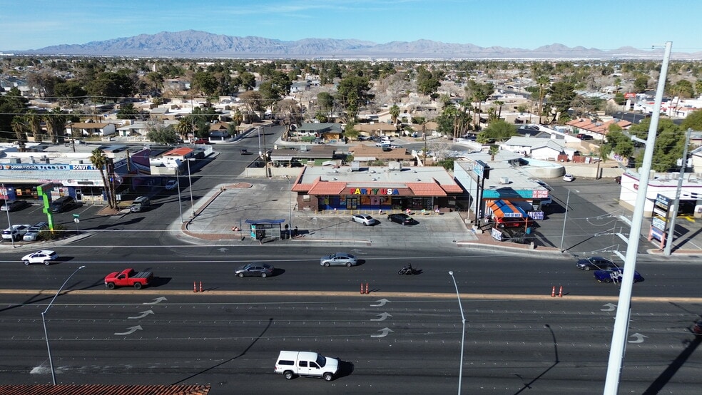 4300-4301 E Charleston Blvd, Las Vegas, NV for lease - Building Photo - Image 3 of 23