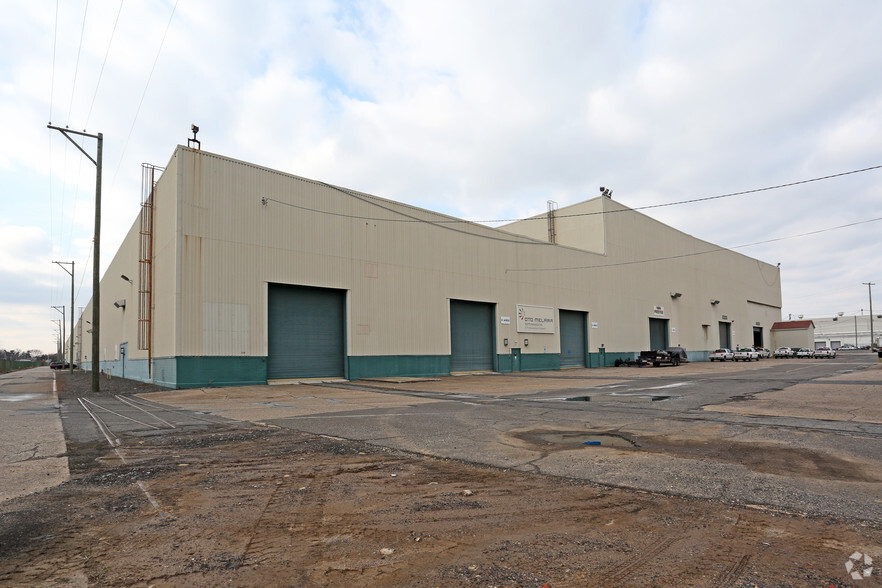 10 Industrial Hwy, Philadelphia, PA for lease - Building Photo - Image 3 of 7