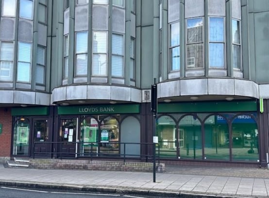 21-25 Station Ln, Hornchurch for lease - Building Photo - Image 2 of 2