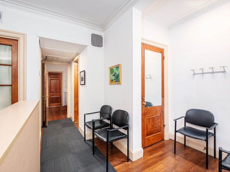 133 E 80th St, New York, NY à vendre - Photo du bâtiment - Image 3 de 7