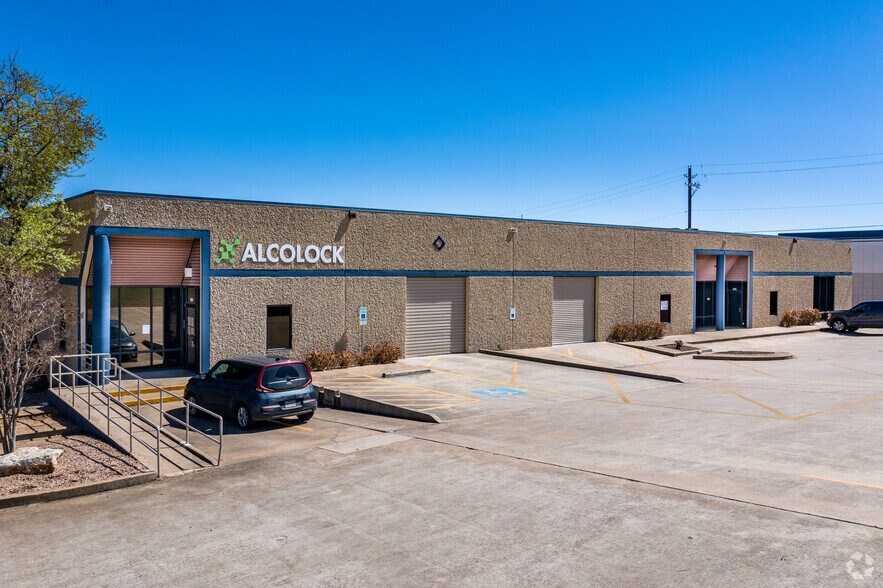 9701 Dessau Rd, Austin, TX à louer - Photo du bâtiment - Image 2 de 31