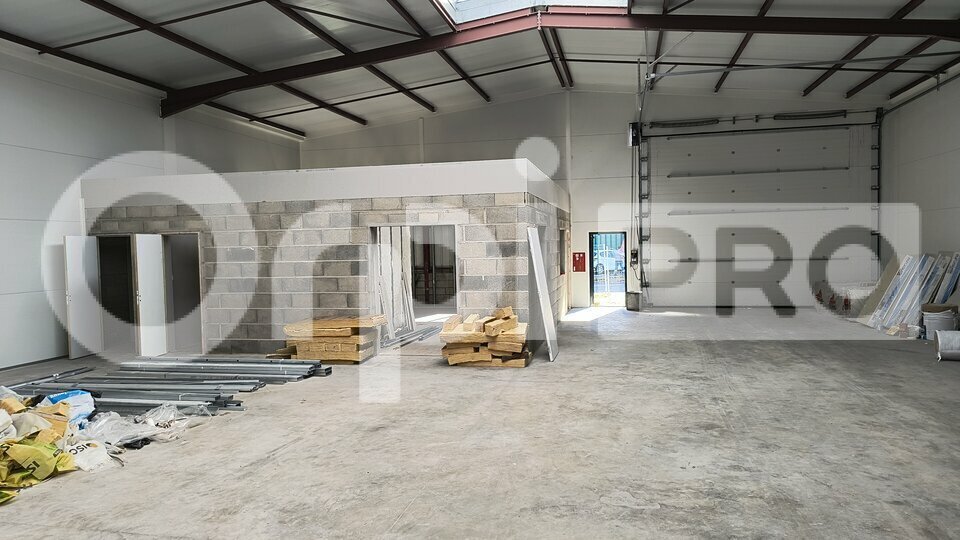 Industrial in Reims for lease - Interior Photo - Image 2 of 4