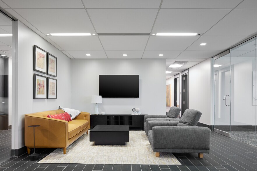 9400 N Broadway Ext, Oklahoma City, OK à louer - Photo intérieure - Image 3 de 8