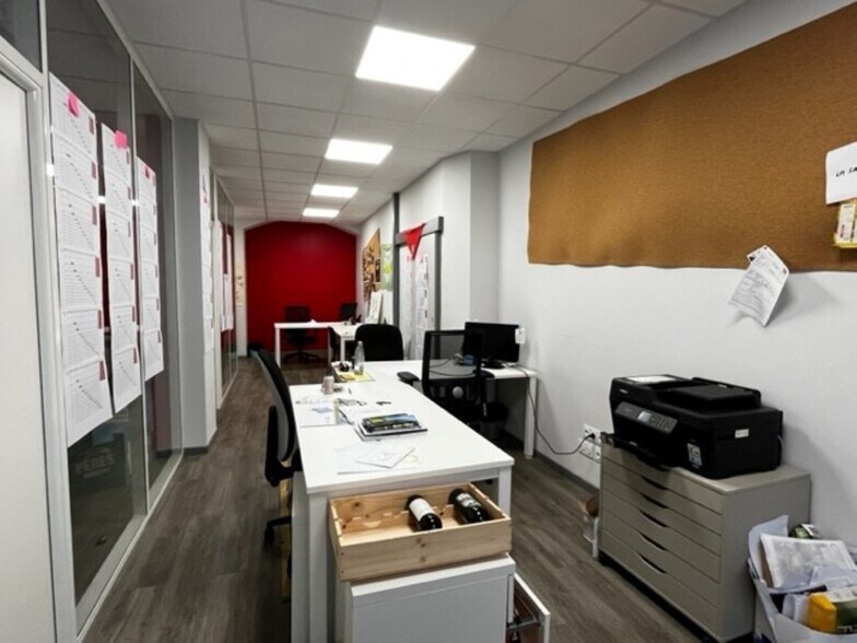 Bureau dans Bordeaux à louer - Photo du bâtiment - Image 1 de 6