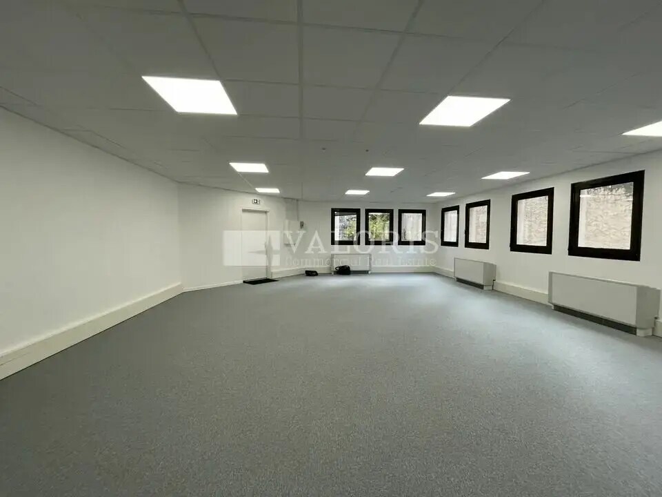 Villeurbanne, RHO 69100 - - - Interior Photo - Image 1 of 3