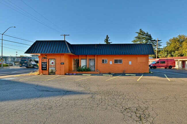 Plus de détails pour 603 S Riverside Ave, Medford, OR - Commerce de détail à vendre