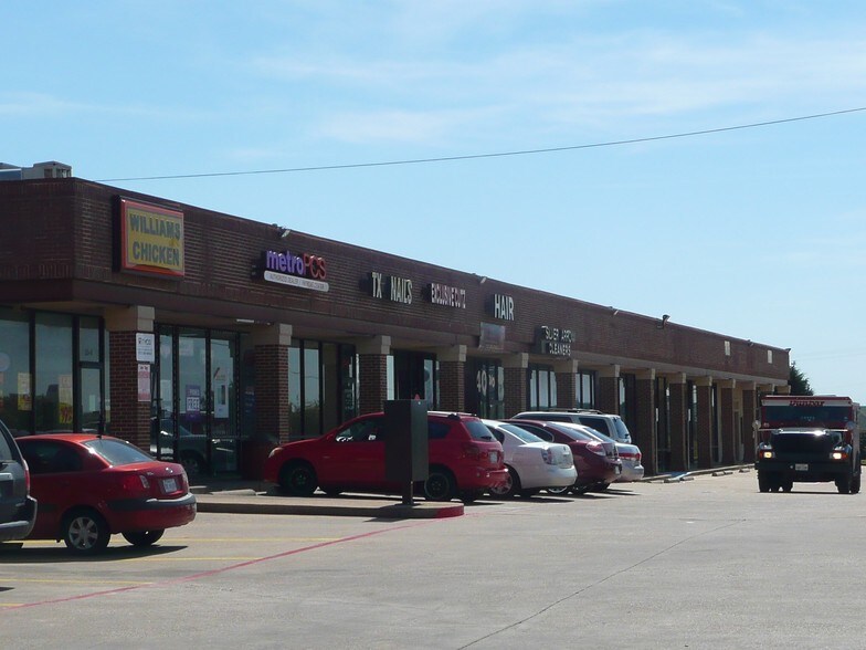 400-450 E Highway 67, Duncanville, TX à louer - Photo du bâtiment - Image 1 de 5
