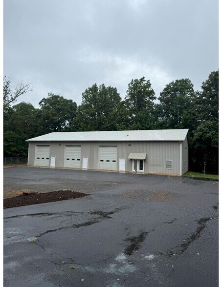 27 Industrial Dr, Ruckersville, VA à louer - Photo du bâtiment - Image 1 de 6