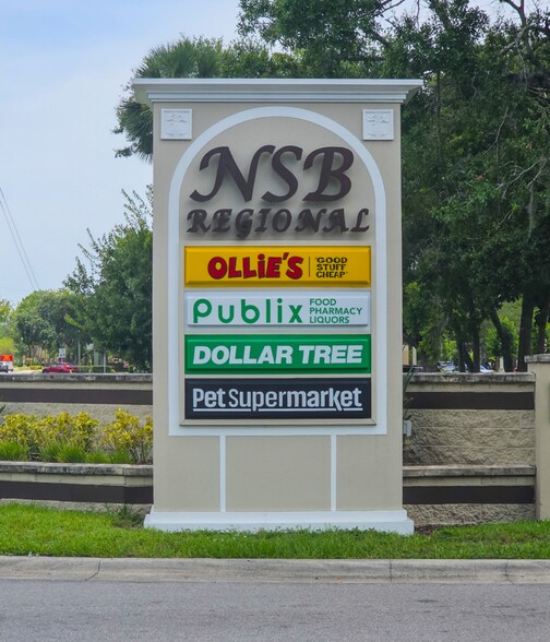 NSB Regional Shopping Center Sale portefeuille de 2 propriétés à vendre sur LoopNet.ca - Photo du bâtiment - Image 3 de 10