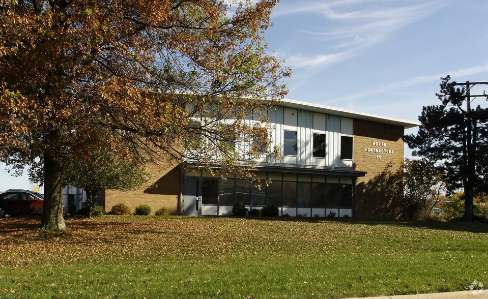 7695 Bond St, Solon, OH for sale - Primary Photo - Image 1 of 4