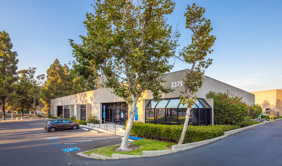 8360 Camino Santa Fe, San Diego, CA à louer - Photo du bâtiment - Image 2 de 9