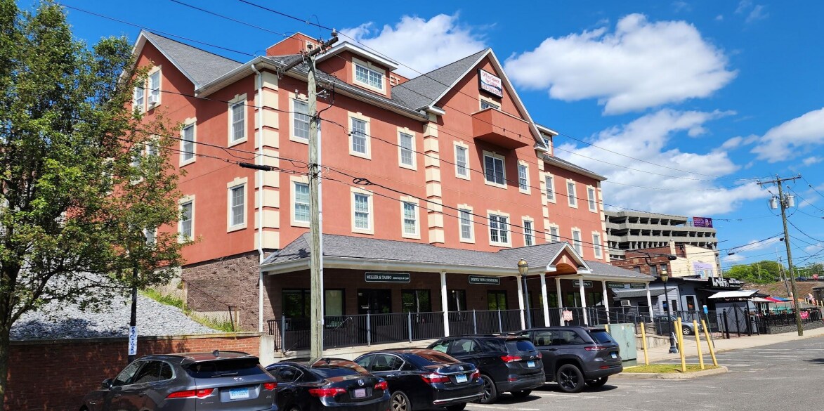 228 Meadow St, Waterbury, CT for lease Primary Photo- Image 1 of 5