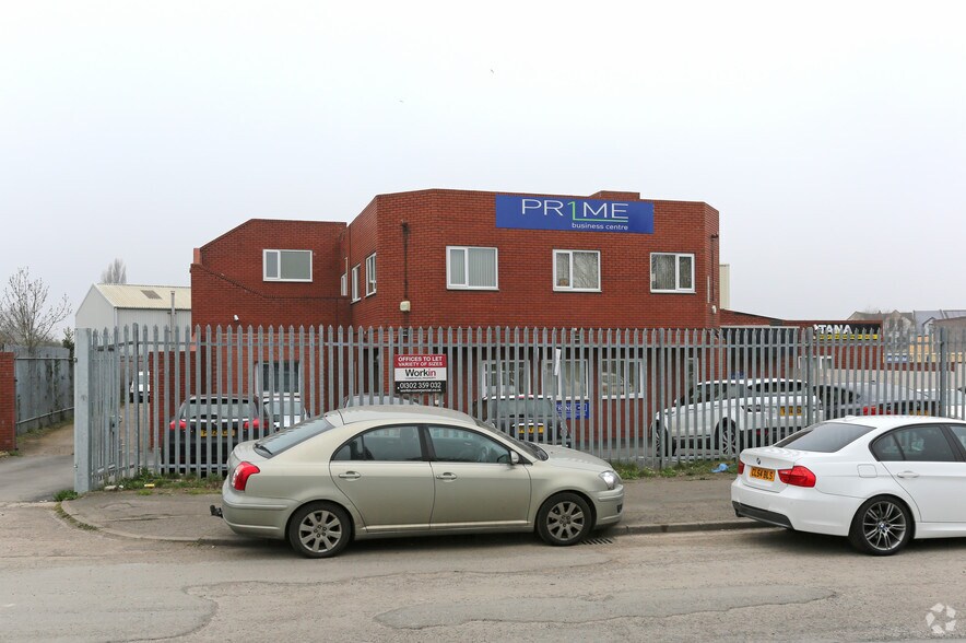 Millfield Rd, Doncaster à louer - Photo principale - Image 1 de 12