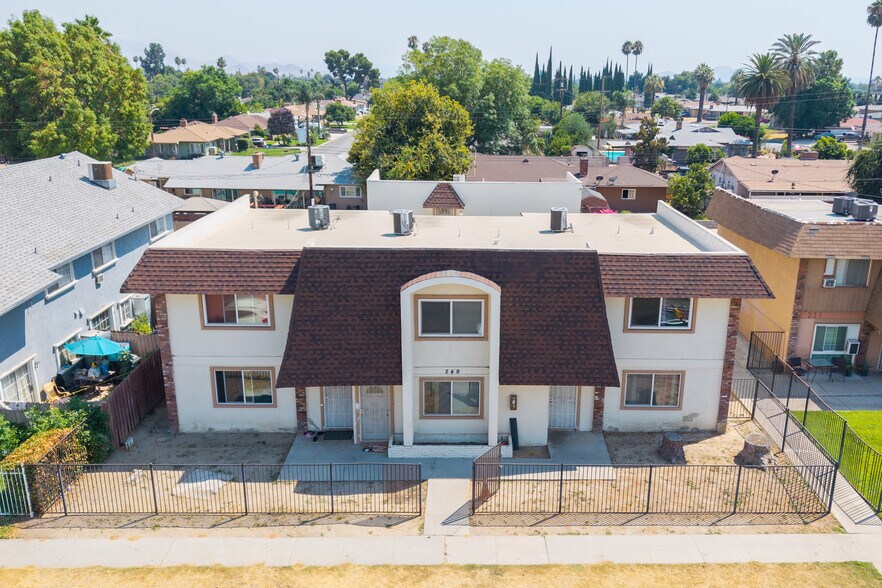 249 E Jackson St, Rialto, CA à vendre - Photo principale - Image 1 de 1