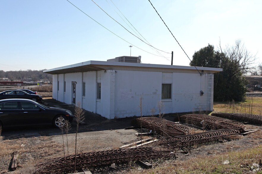 200 E 26th St, Charlotte, NC for lease - Building Photo - Image 2 of 2