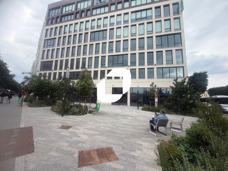 Retail in Villejuif for lease - Building Photo - Image 3 of 5