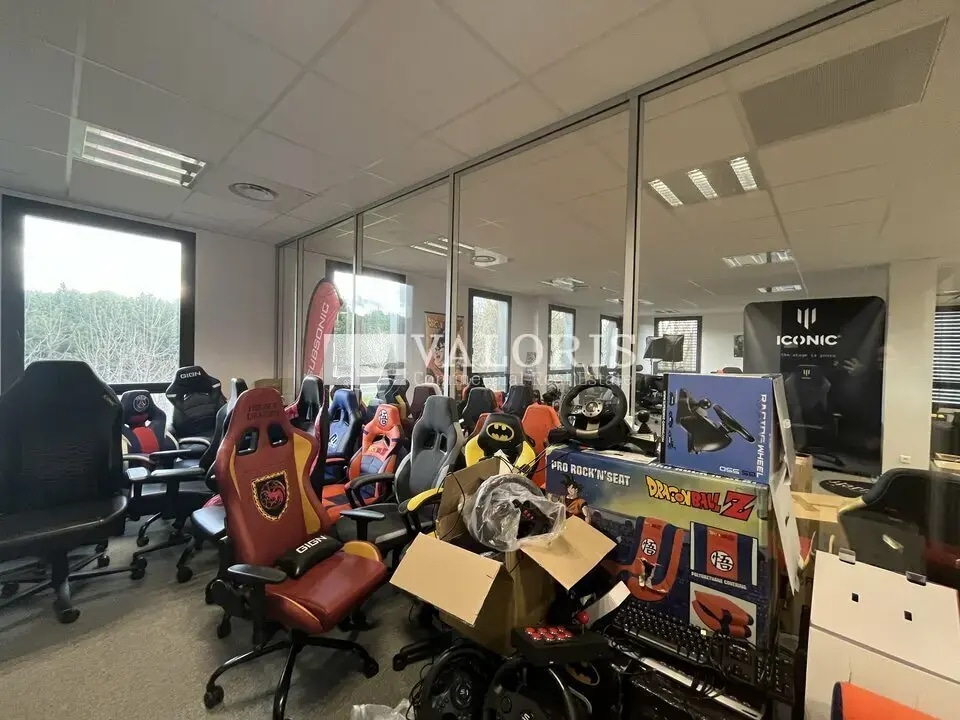 Office in Limonest for lease Interior Photo- Image 1 of 6