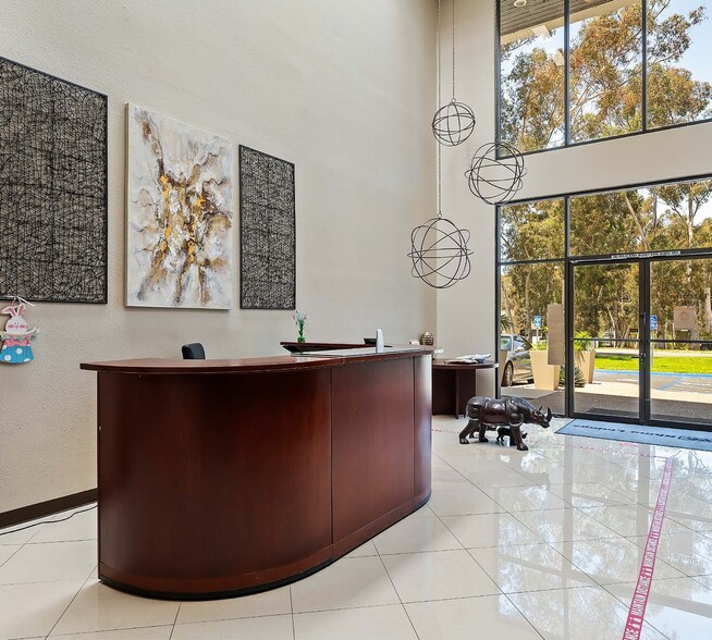 9745-9747 Businesspark Ave, San Diego, CA à vendre - Hall d’entrée - Image 3 de 6