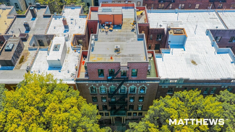 372 Saint Johns Pl, Brooklyn, NY for sale - Building Photo - Image 2 of 3