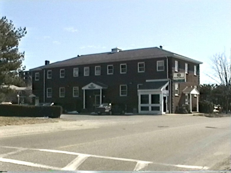 4 Hill Rd, Belmont, MA à louer - Photo principale - Image 1 de 2