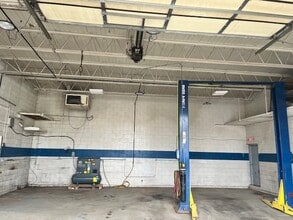 21201 Telegraph Rd, Southfield, MI for lease Building Photo- Image 1 of 8