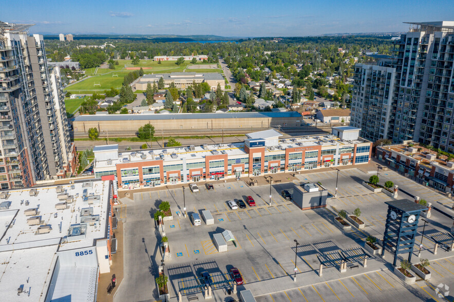 8835 Macleod Trl SW, Calgary, AB à louer - Aérien - Image 3 de 11