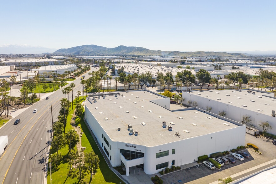 5590 E Jurupa Ave, Ontario, CA for lease - Building Photo - Image 3 of 9