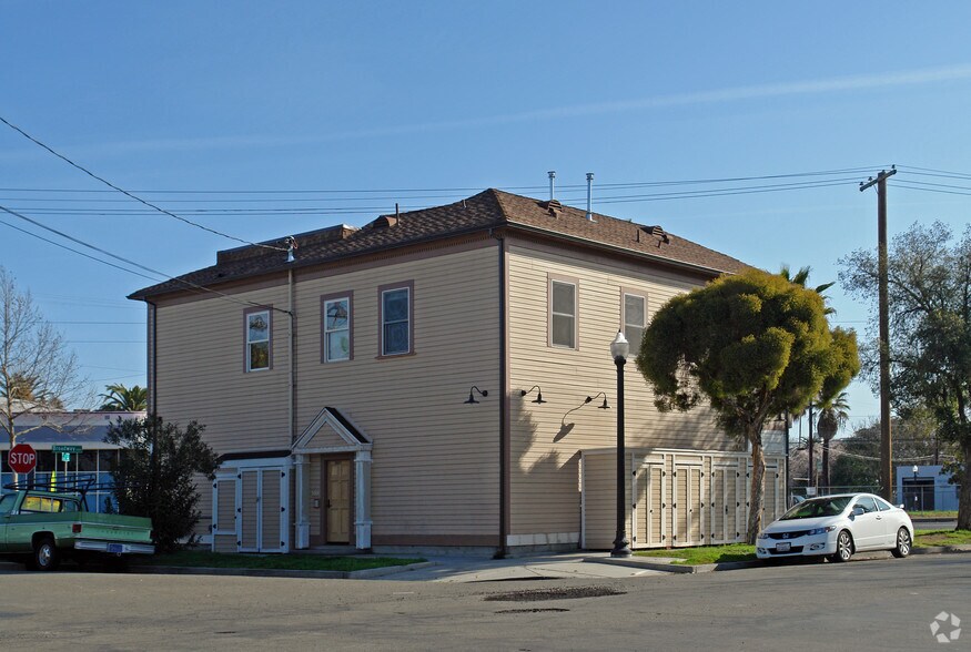 3300 Broadway St, Sacramento, CA à louer - Photo du bâtiment - Image 3 de 46