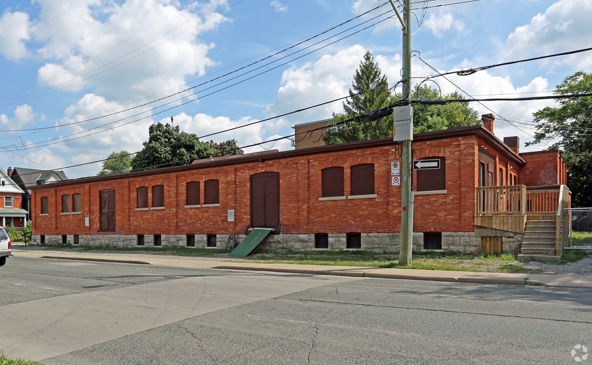 33 Sanford Ave S, Hamilton, ON à vendre Photo principale- Image 1 de 1