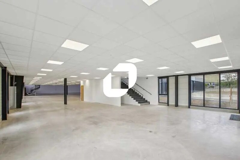 Office in La Courneuve for lease - Interior Photo - Image 3 of 14
