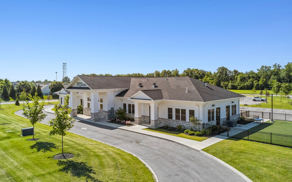 9098 Bunker Ln, Powell, OH à vendre - Photo du bâtiment - Image 2 de 6