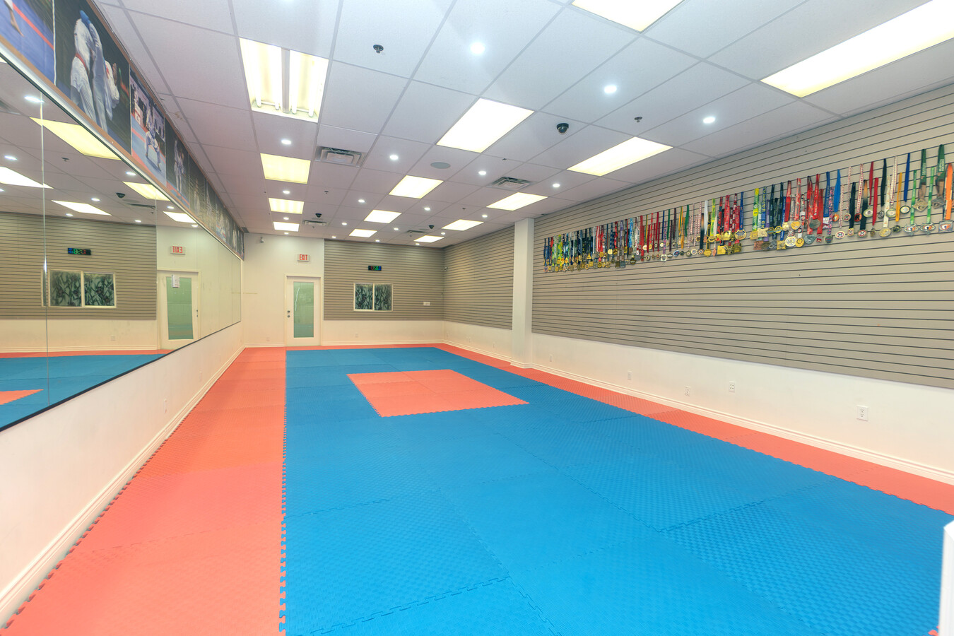 3045 Southcreek Rd, Mississauga, ON L4X 2X7 - Unit 53 -  - Interior Photo - Image 2 of 5