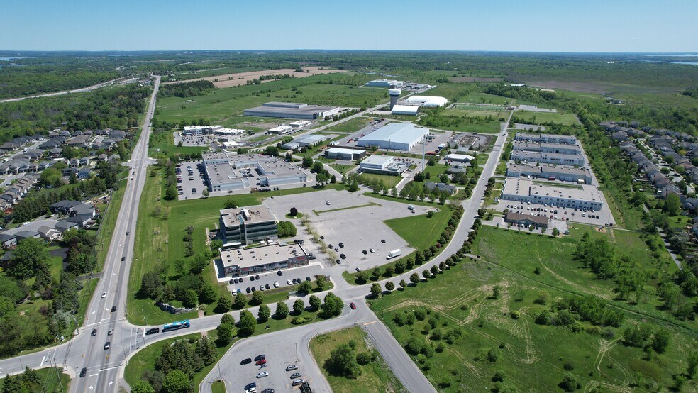 683 Innovation Dr, Kingston, ON à louer - Photo du bâtiment - Image 3 de 6