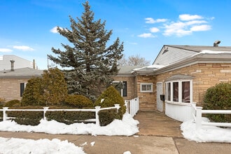 15 Saint Pauls Ave, Staten Island, NY à louer Photo intérieure- Image 2 de 12