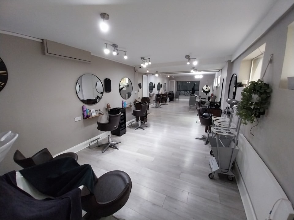 260-266 Hykenham Rd, Lincoln, LIN LN6 8BJ - Unit Unit 266 -  - Interior Photo - Image 1 of 4