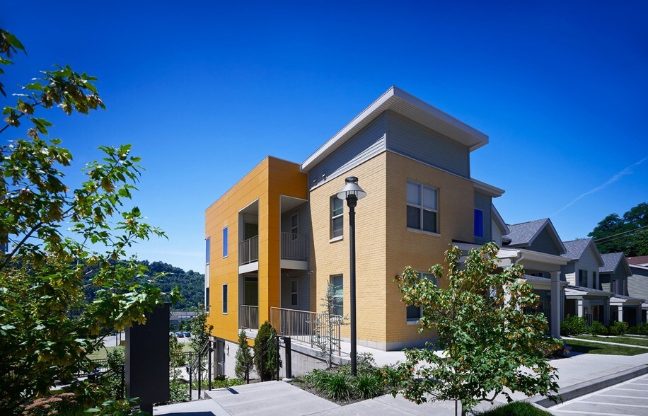 501 Braddock Ave, Braddock, PA à louer - Photo du bâtiment - Image 2 de 6