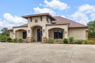 105 Applewood Dr, Cedar Creek, TX for lease Building Photo- Image 2 of 41