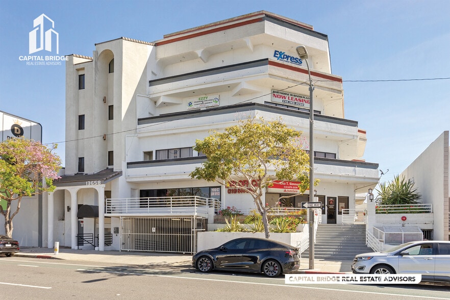 13650 Hawthorne Blvd, Hawthorne, CA for lease - Building Photo - Image 2 of 14
