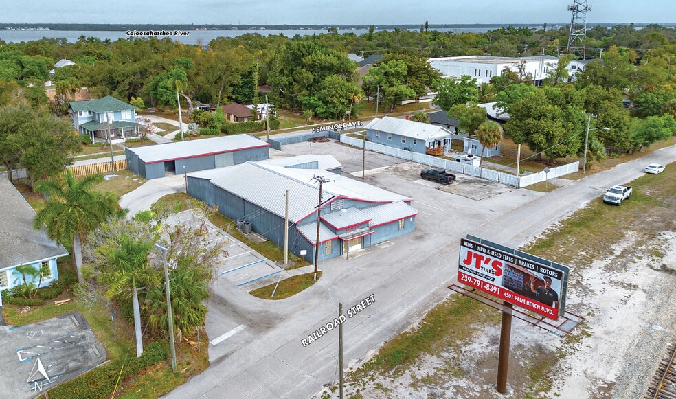 3327 Railroad St, Fort Myers, FL for sale - Building Photo - Image 3 of 11