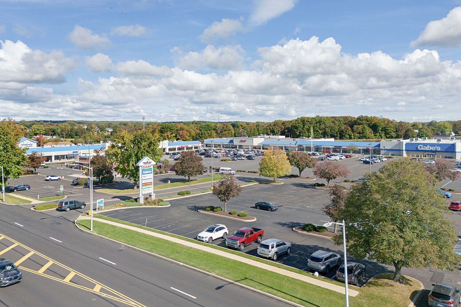 471 S Oxford Valley Rd, Fairless Hills, PA for lease Building Photo- Image 1 of 25